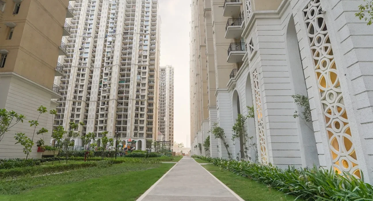 Prateek Grand City